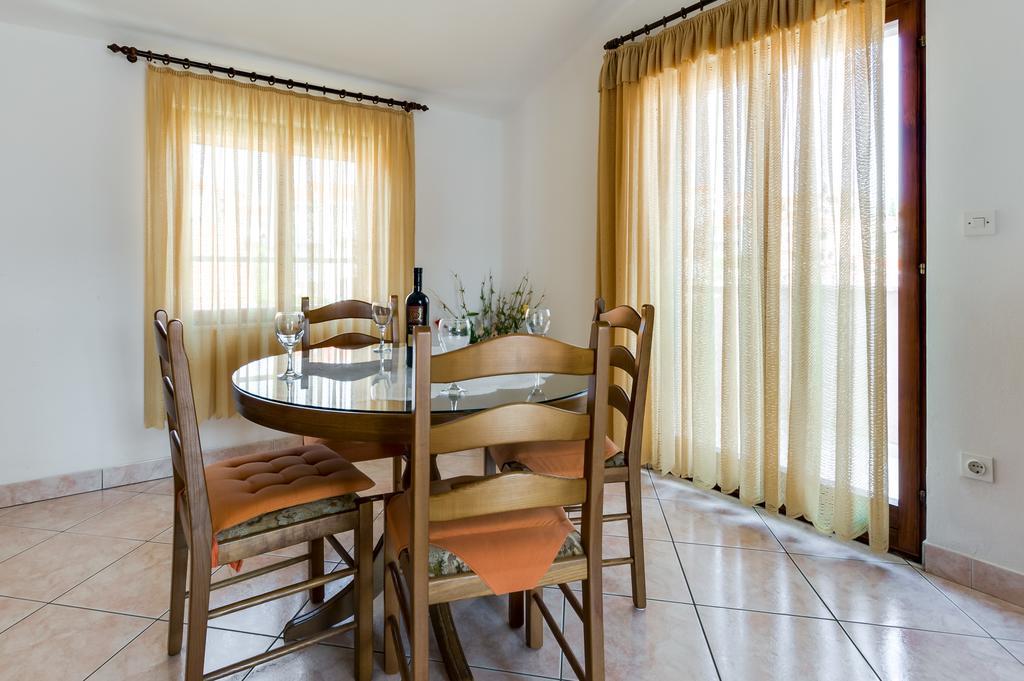 Apartmani Prkacin Trogir Exterior foto